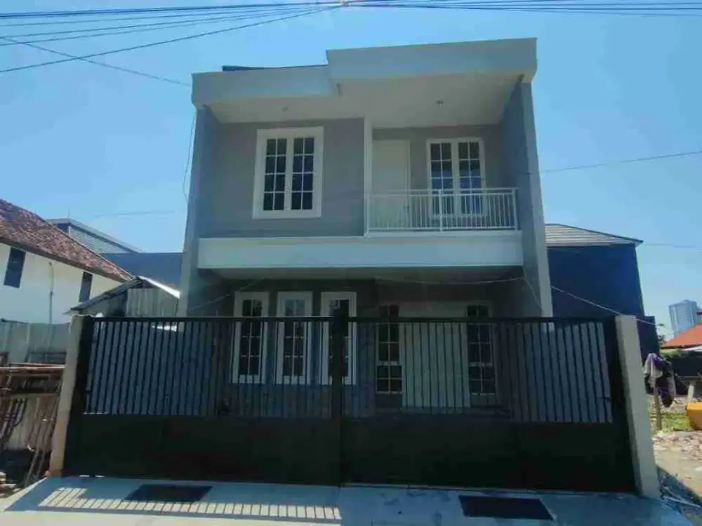 RUMAH BARU 2 LANTAI DIJUAL MURAH DI PERUMAHAN. GAYUNGSARI KEC. KEBONSARI