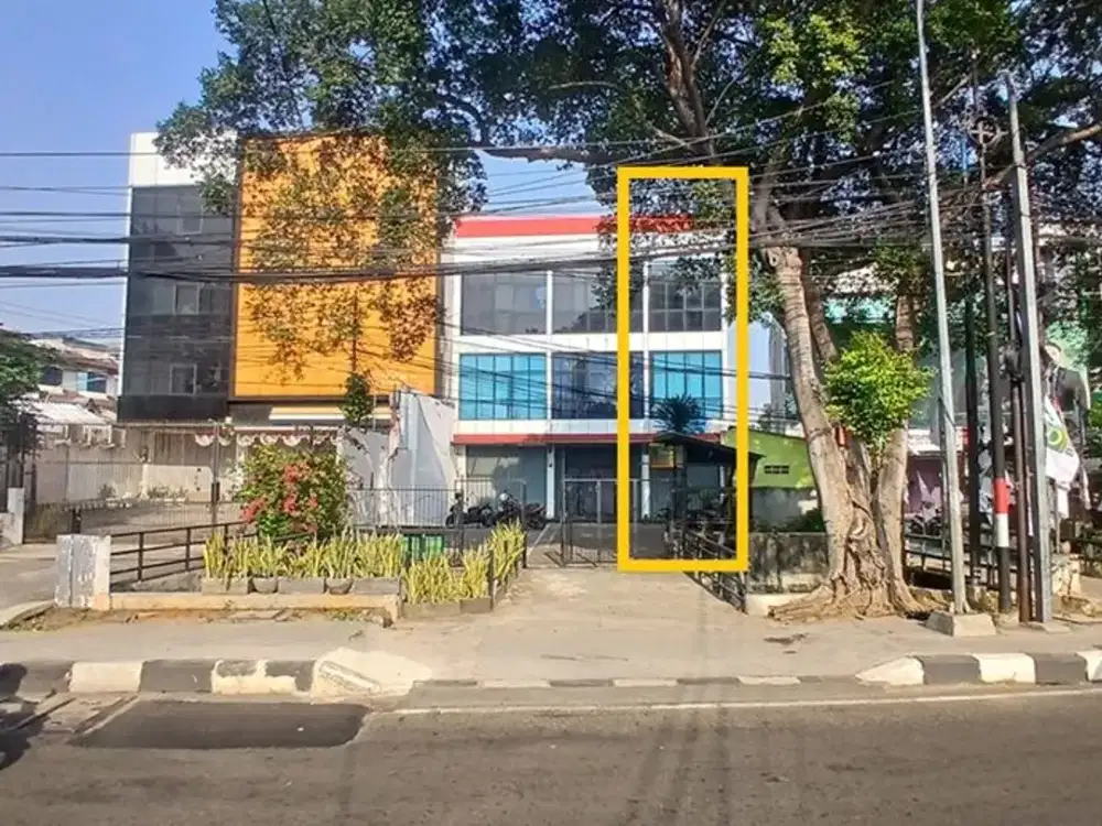 Disewakan Ruko 3,5  lantai, Luas 175m2 di Jl. Raya Pasar Minggu, Pancoran