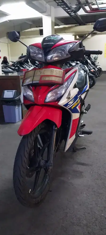 Dijual Honda Blade Sporty 2013