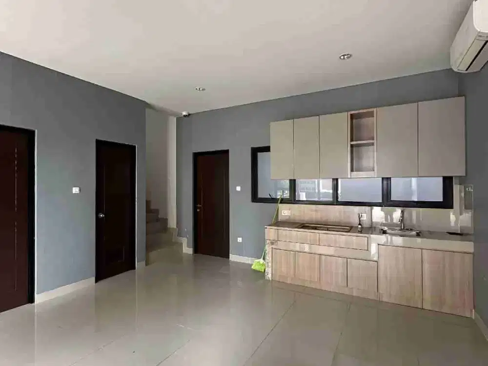 Disewakan Rumah 2 lt Nortbend Metland Puri, Lokasi Strategis