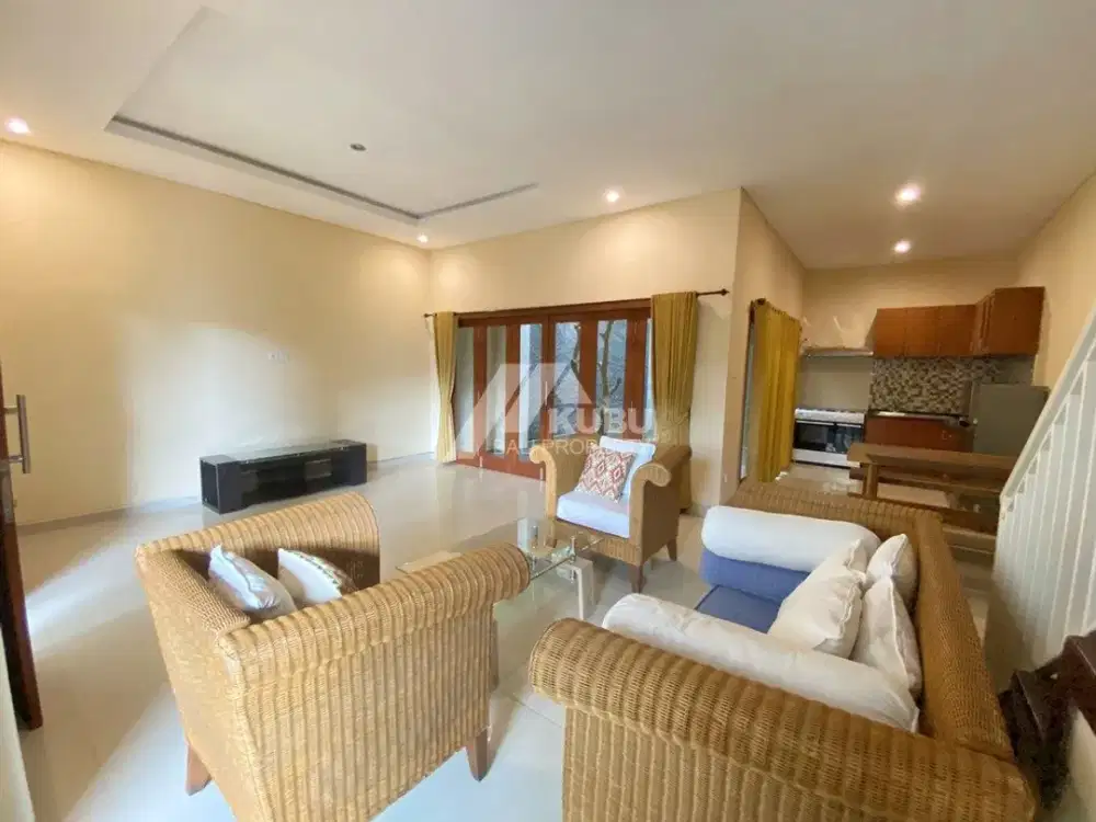 KBP0752 Stunning House With Beautiful Living Room.