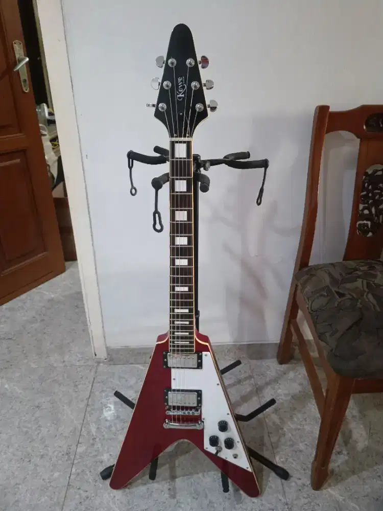 Gitar kowe flying v