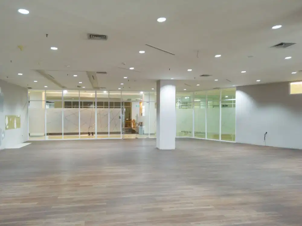 Tempat Usaha Terbaik Jakarta Barat (Roxy Square)