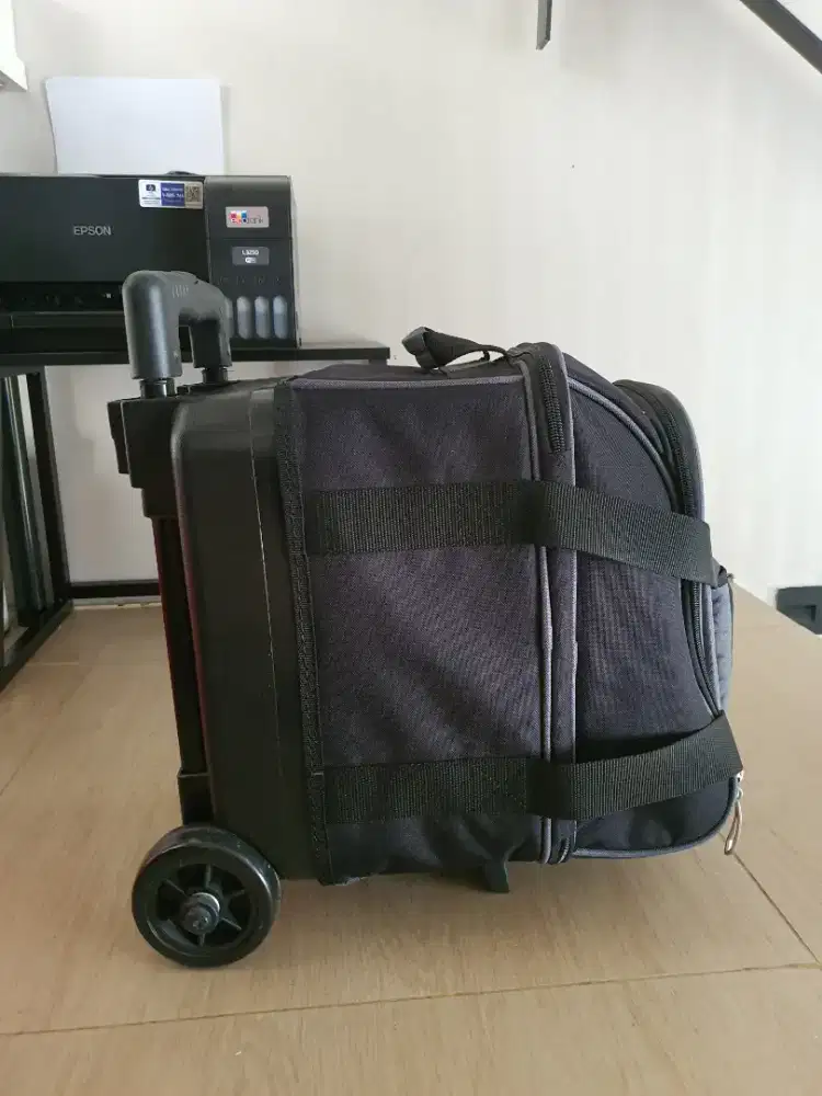 TAS BOWLING GOOD CONDITION MEREK LEYON