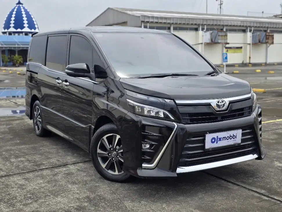 TERMURAH Toyota Voxy 2.0 Bensin-AT 2019 BIC