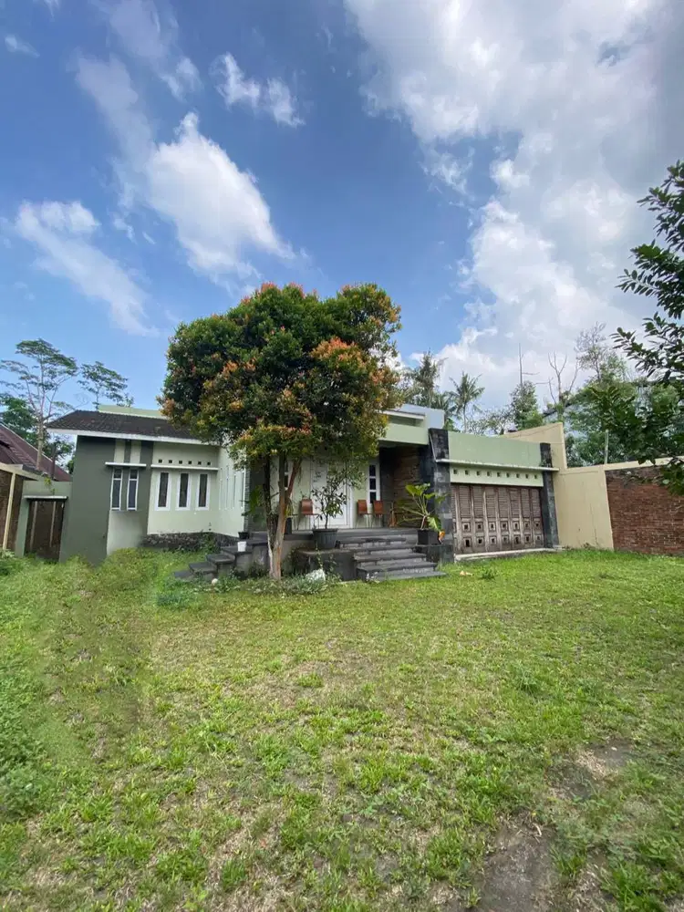 Rumah Tinggal 2 Lantai Dekat Jalan Palagan, Sariharjo, Ngaglik, Sleman