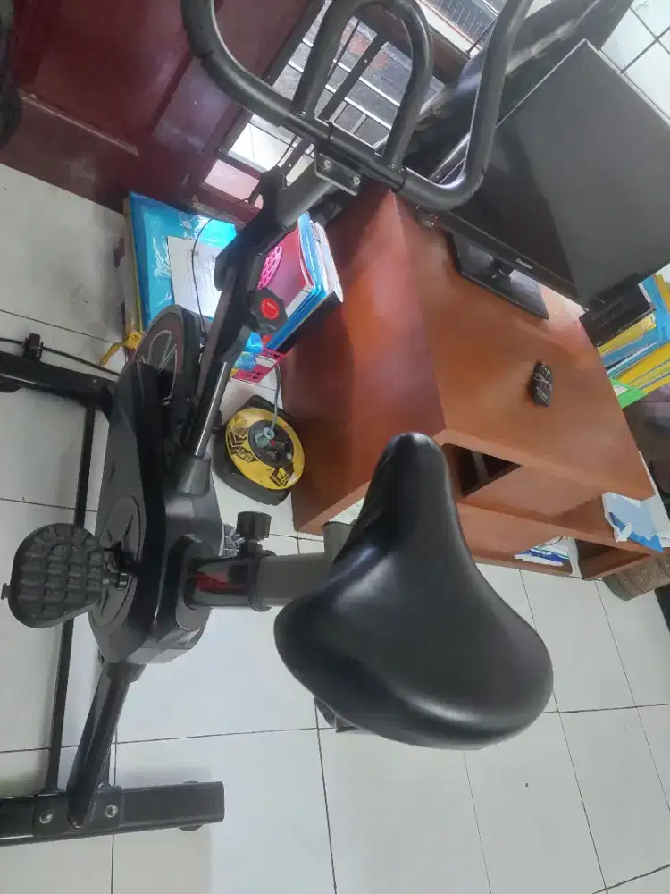 Sepeda statis second bagus