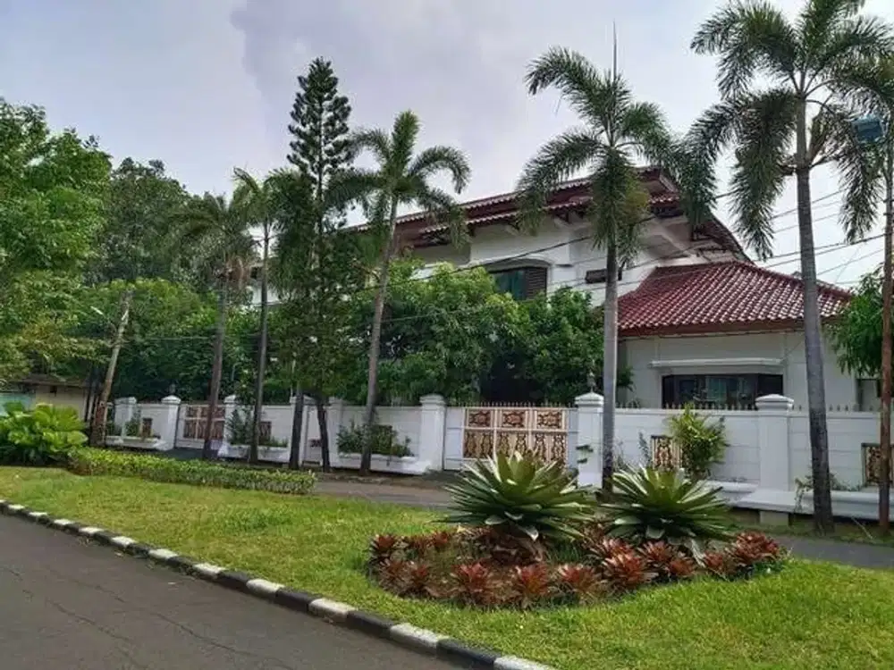 RUMAH MEWAH LINGKUNGAN ISTIMEWA DI KOMPLEK ELITE CIPINANG INDAH 1