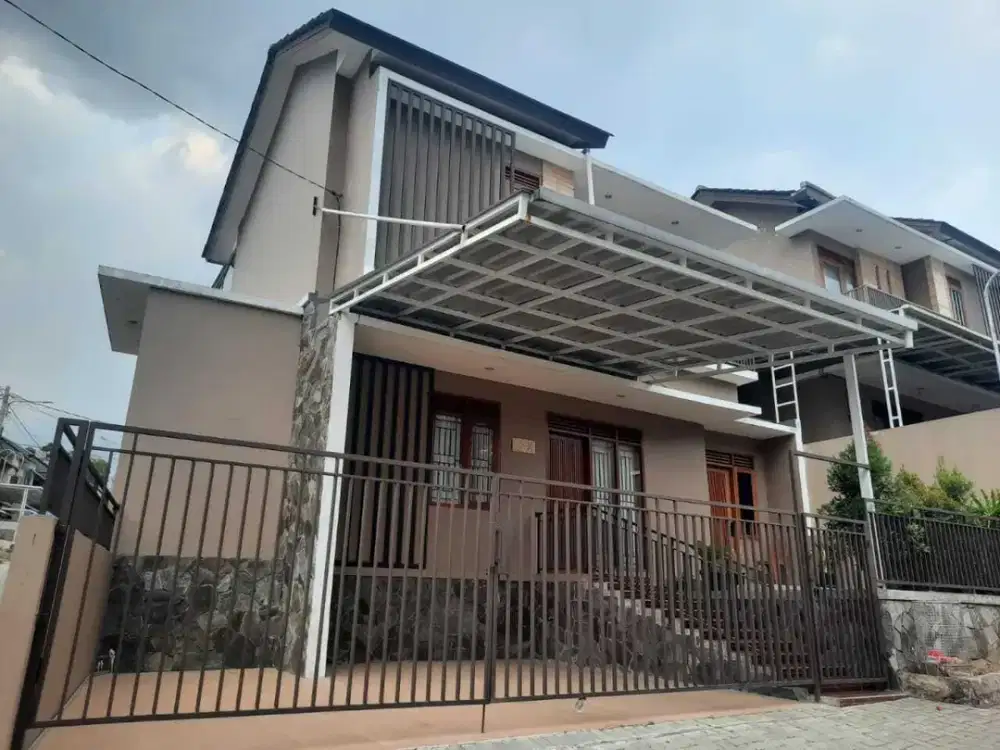 RUMAH BAGUS dengan Pemandangan Kota Di Ciwaruga Setiabudi Bandung