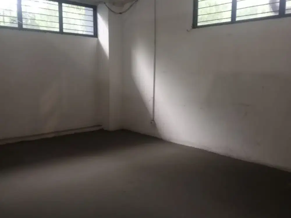 SEWA KANTOR DI JAKARTA SELATAN TB SIMATUPANG 137M2 PARTISI 180K NEGO