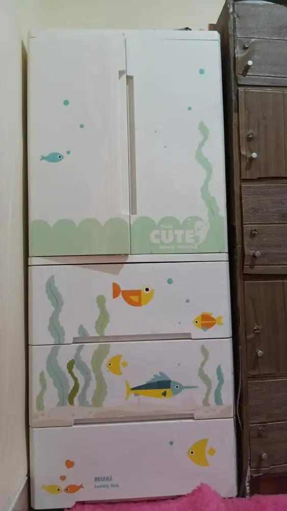 Lemari plastik nego