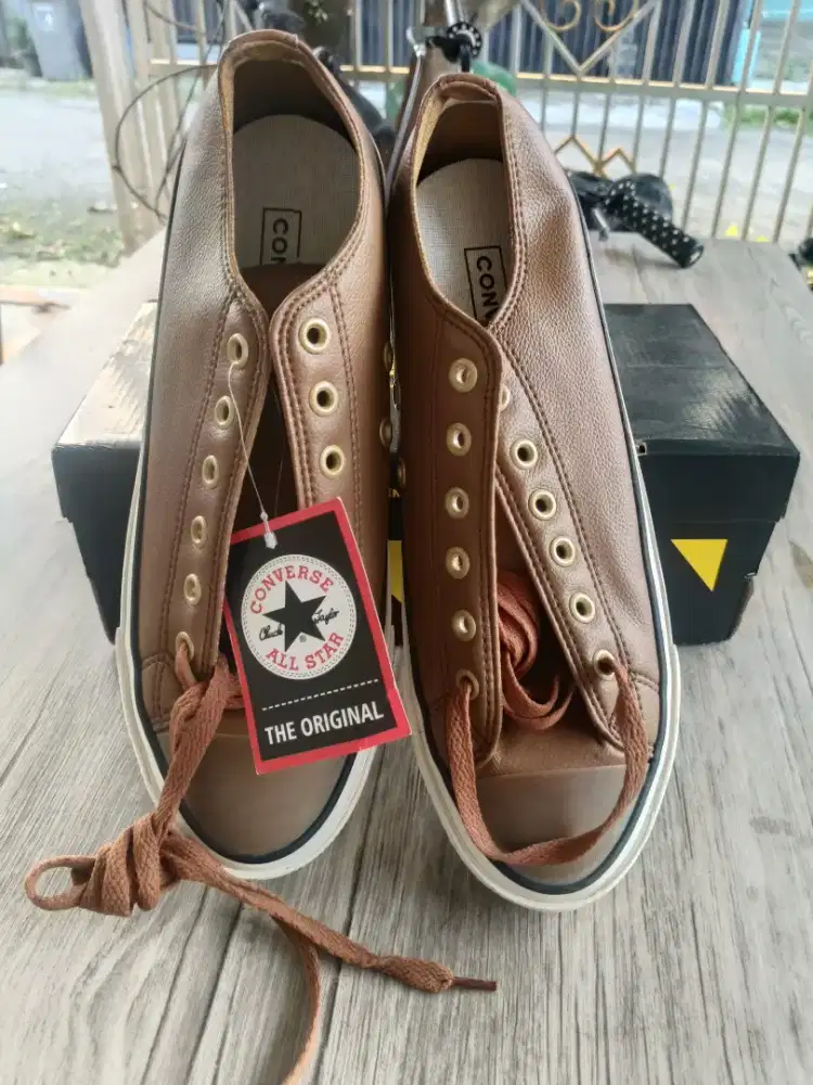 Sepatu Converse