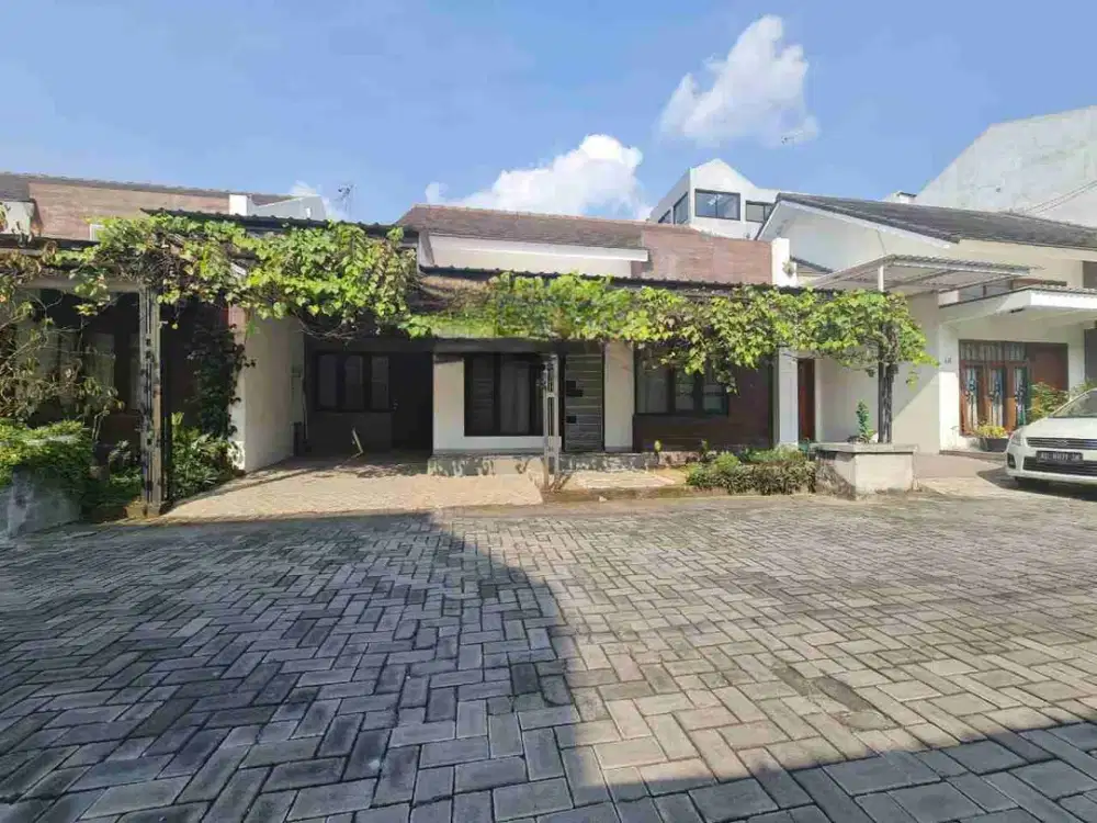 Rumah Bagus Siap Pakai di Cluster Dekat Solo Baru. Fasilitas Lengkap, Harga Terjangkau.