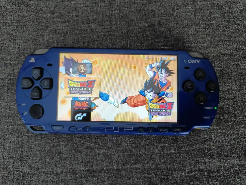 PSP 2000 8gb fullgame