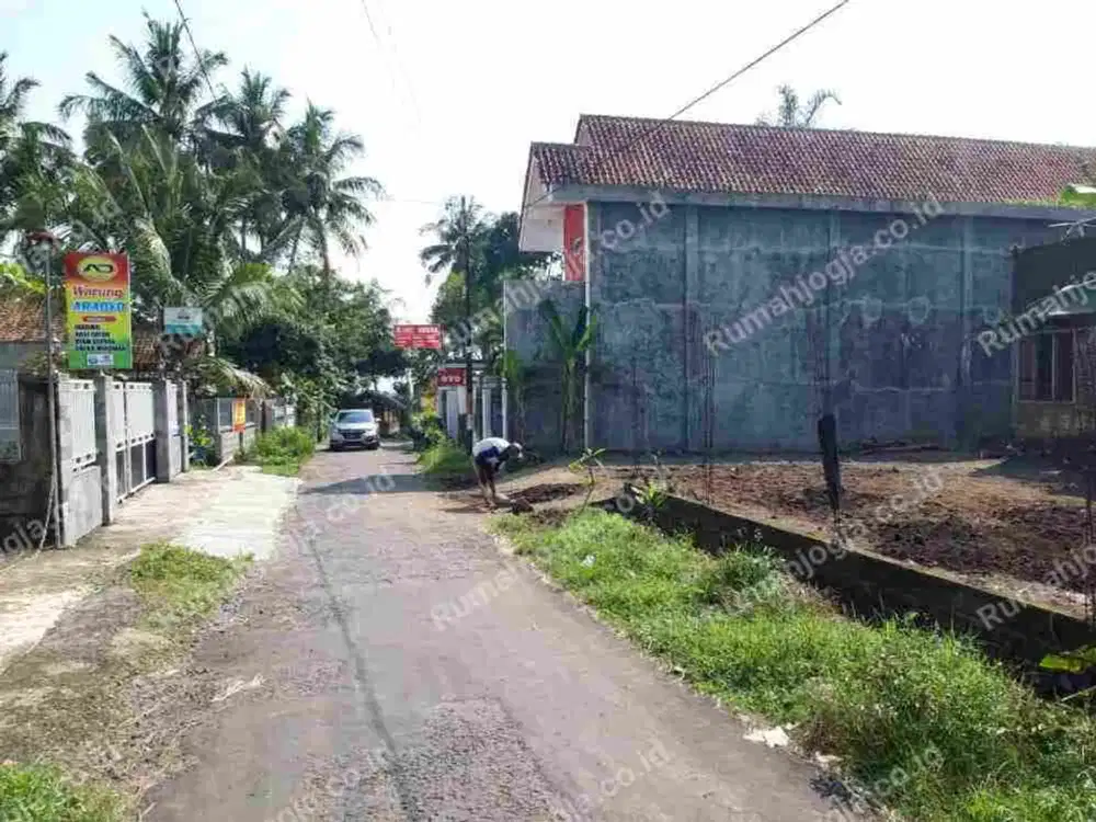 tanah sangat strategis jalan Kaliurang KM 12 Pandanaran cocok hunian pribadi dan kost