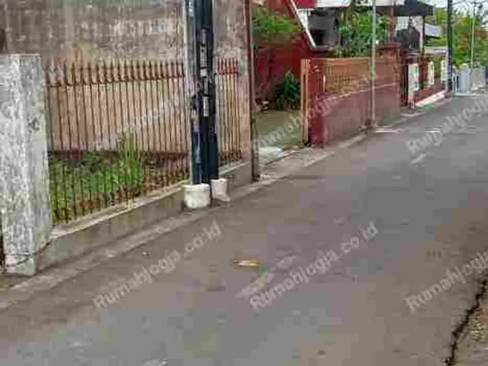 tanah dan bangunan super murah Papringan demangan baru