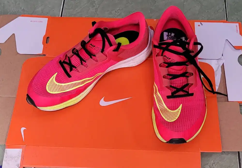 Sepatu lari running nike zoom rival ori