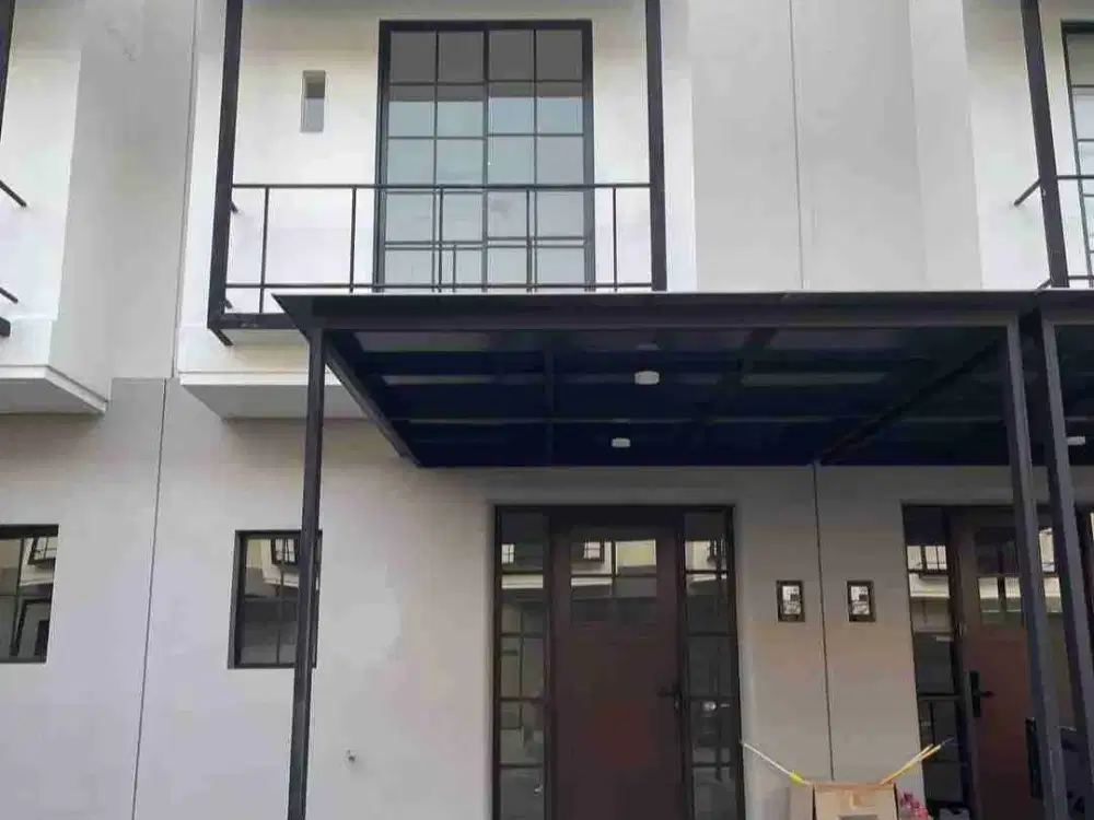 RUMAH BARU MINIMALIS 2 LANTAI LOKASI STRATEGIS DI PERUMAHAN GRAHA NATURA KEC. LONTAR SAMBIKEREP