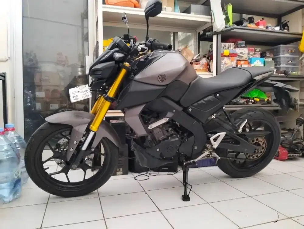 Jual mt 15 2019 low km,pajak hidup