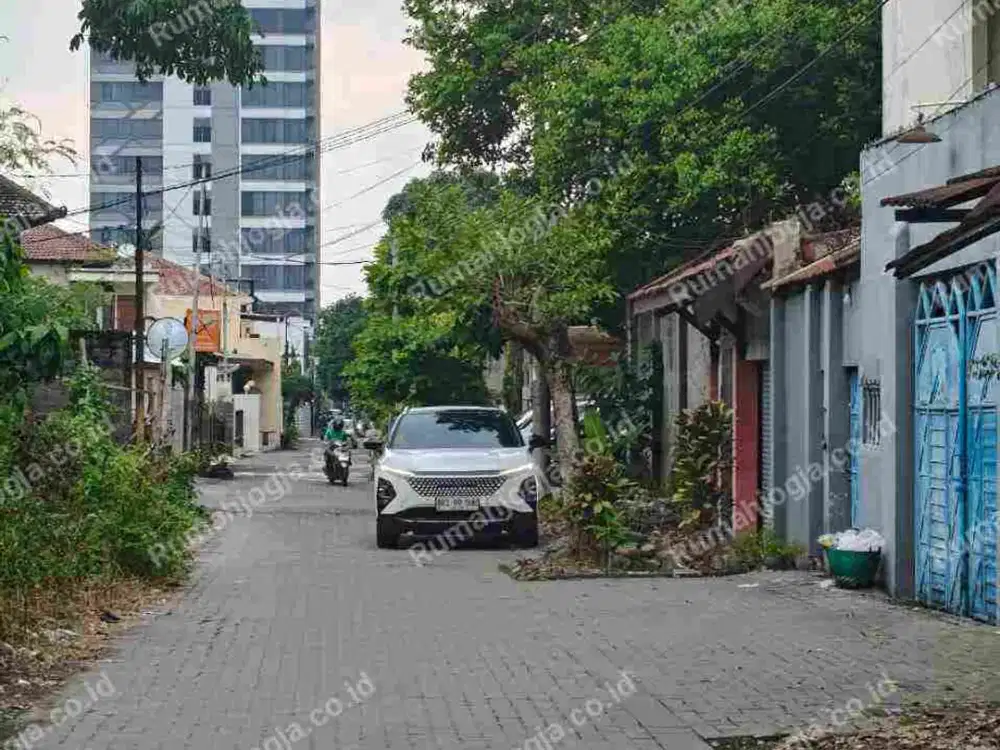 tanah istimewa dekat sekali kampus UGM lokasi pogung baru