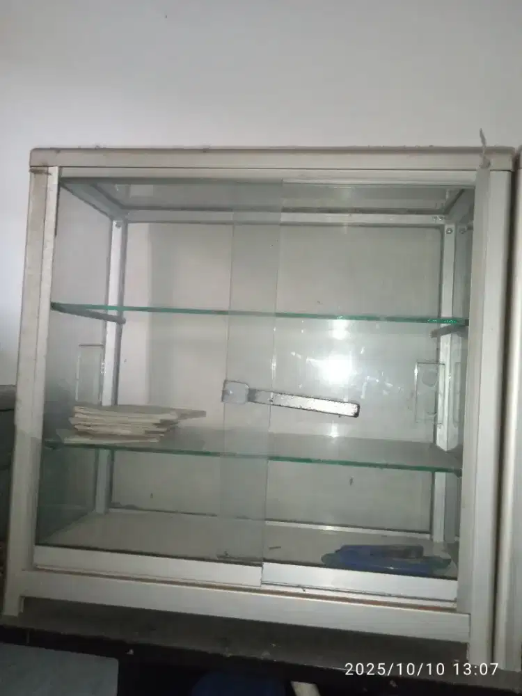 Di jual etalase kecil ukuran P50 x T50 x L20