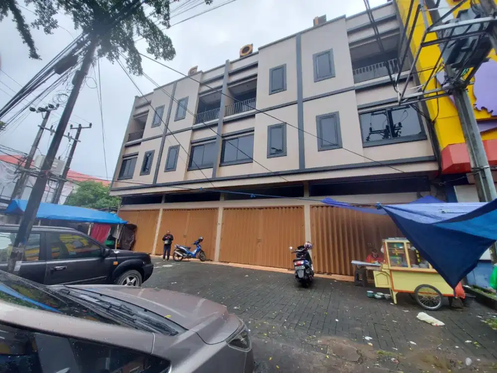 Ruko dengan parkiran Luas di jl Pengayoman Panakukang Makassar