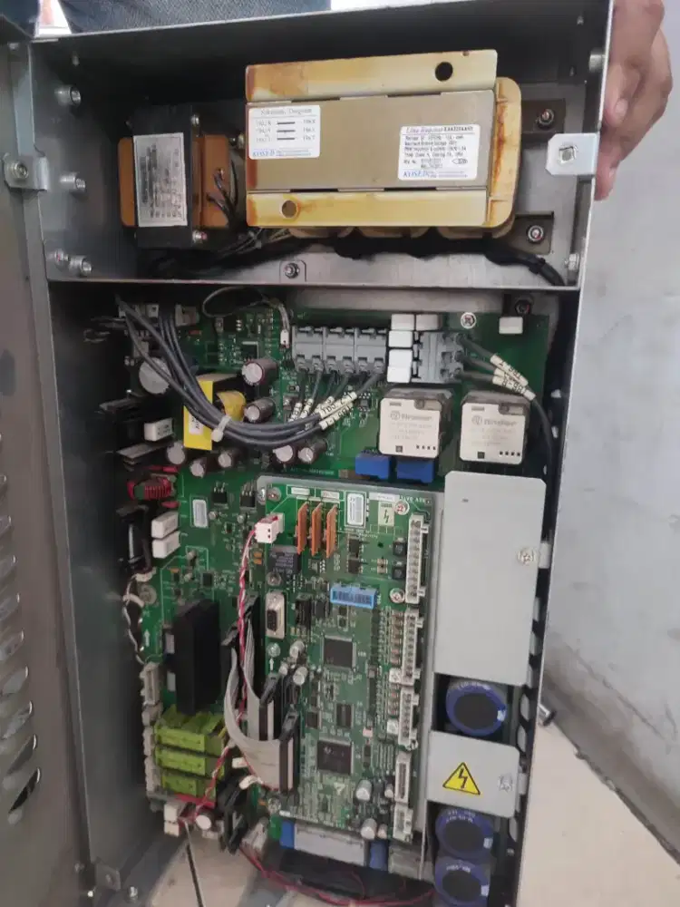 Lift inverter OVFR2B-402