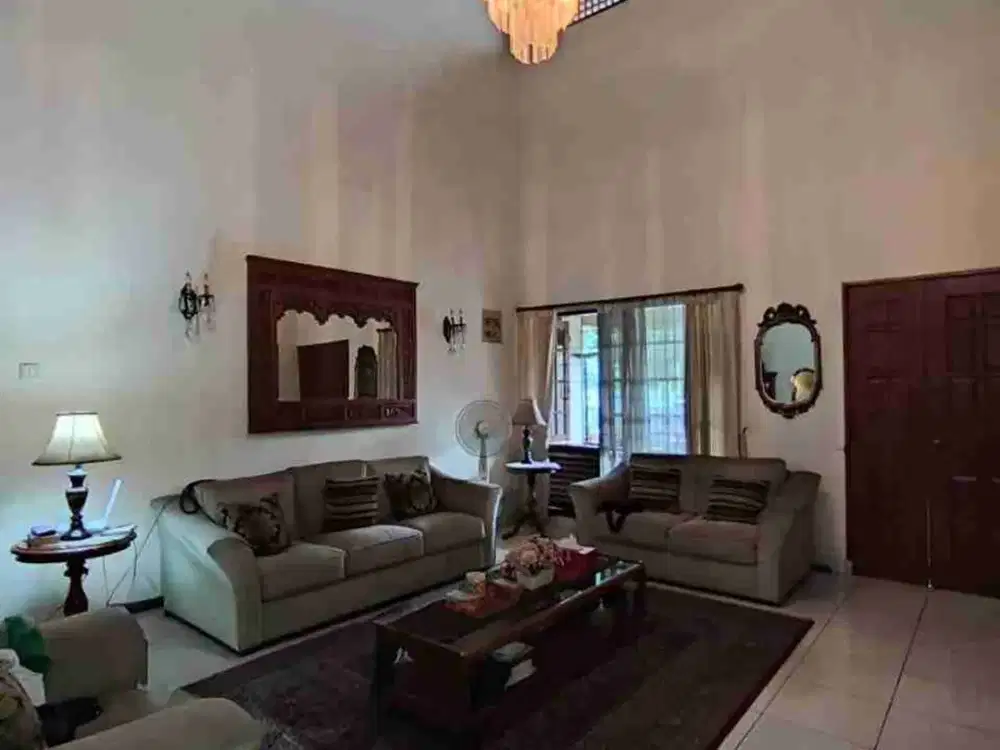 Rumah Bagus Siap Huni Desain Tropis Di Kalibata Utara