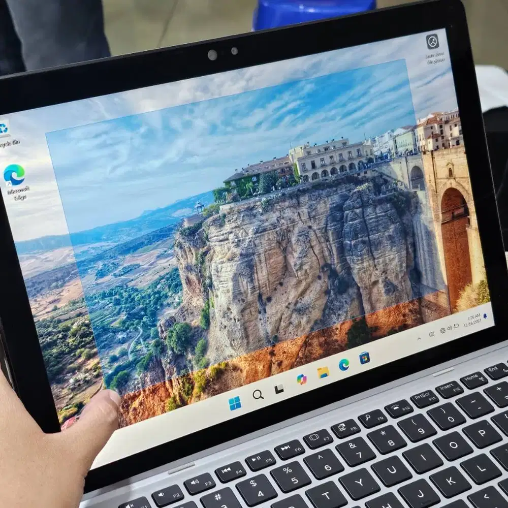 Laptop 2in1 Dell Latitude 7210 Core i7 Gen10 RAM 16GB/256GB sekolah dc