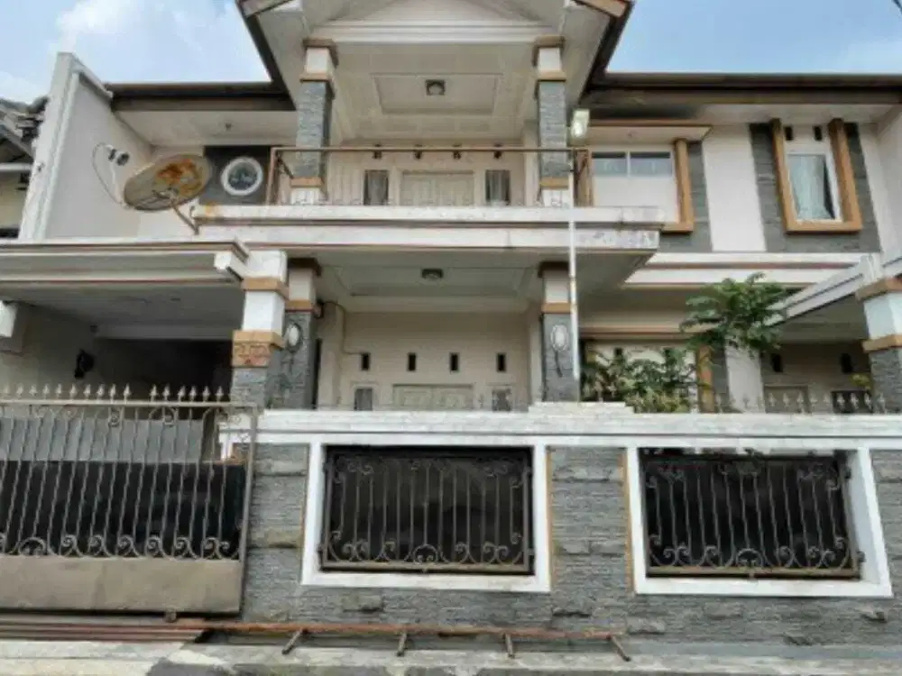 TURUN HARGA LELANG Rumah bagus 2 lantai via lelang di Jalan Mars III