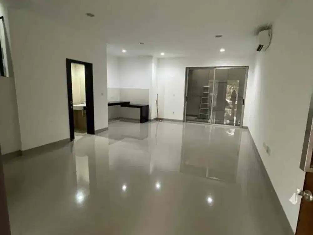 Disewakan rumah semi furnsihed pik2 tahap2