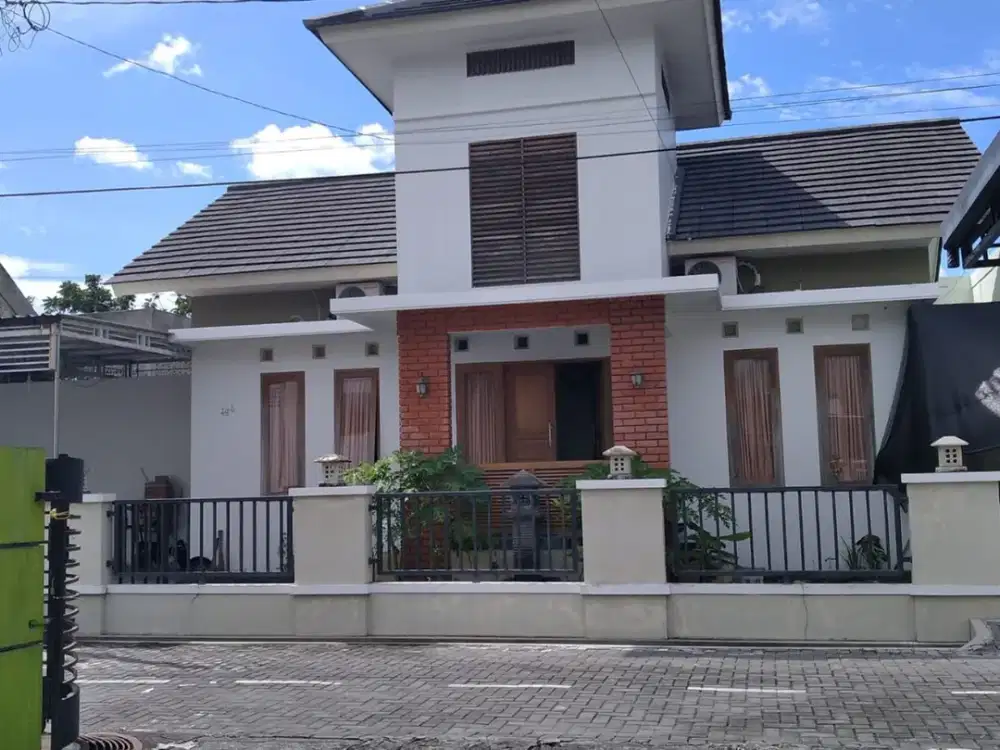 Rumah Mewah Dengan Desain Minimalis Di Perumahan Niten Asri Dekat Budi Mulia.