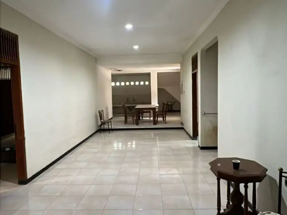 Rumah Dijual Lokasi Strategis Berada di Jl. Menoreh Semarang