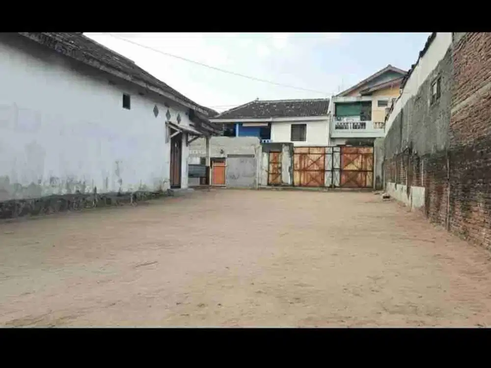 Di sewakan murah pekarangan 1100 m2 di depan UNSA .