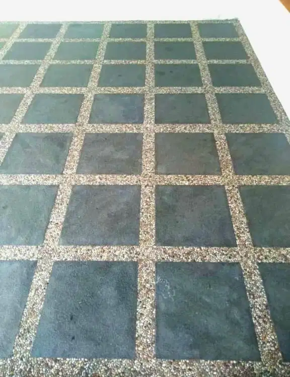 lantai batu alam andesit kombinasi koral sikat