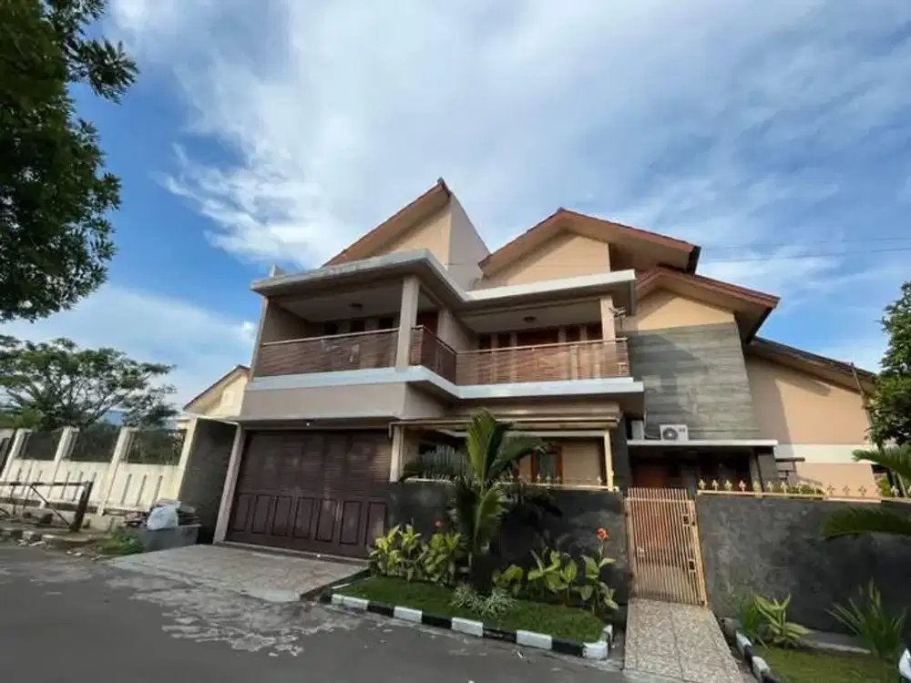 Jual Rumah BESAR harga di bawah appraisal Bank di Antapani Bandung