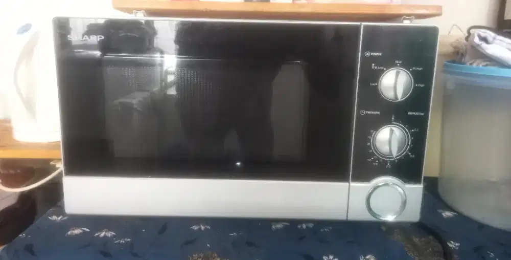Microwave Sharp R-21D0
