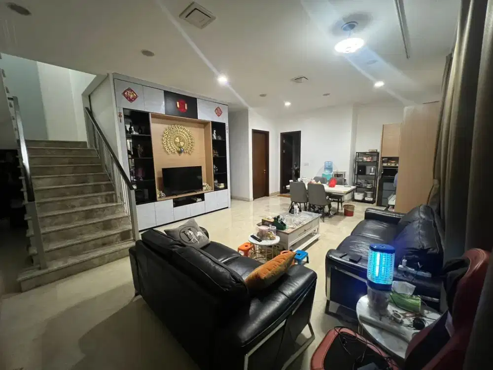 sewa rumah golf island PIK uk 10x15m ada AC & kitchen set