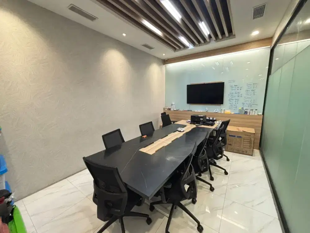 Disewakan Office Space Soho Capital Central Park Furnished