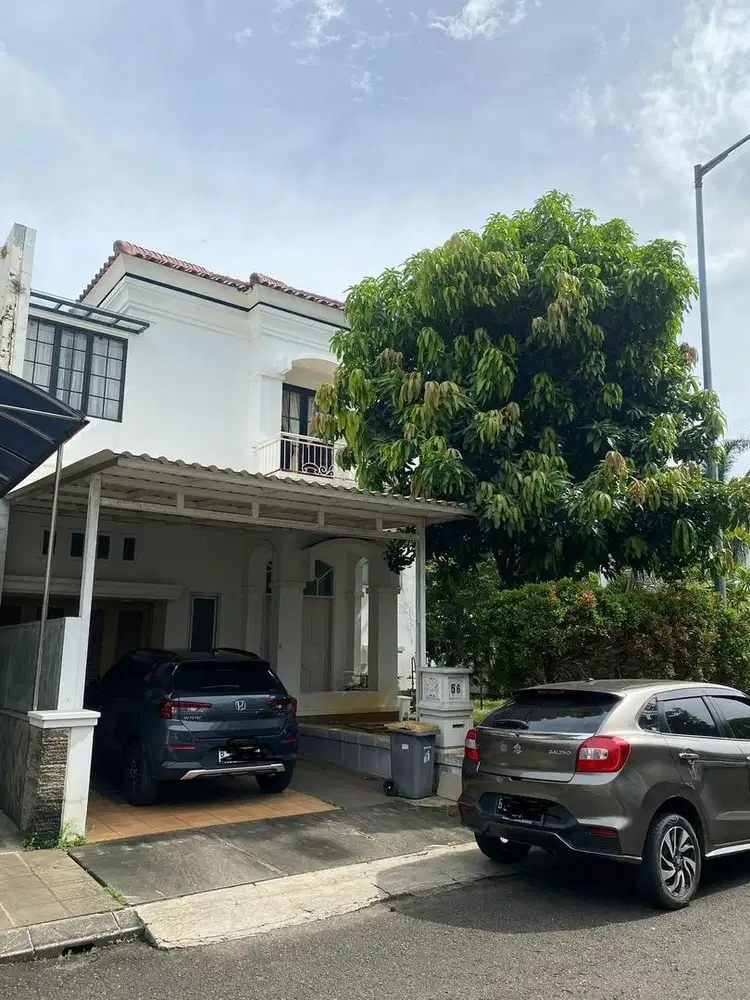 [BISA NEGO] 2 Lantai - SHM - Hoek - Lokasi Strategis - Halaman Luas