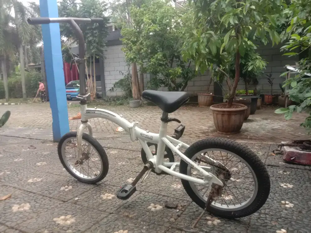 Sepeda Lipat Merk United