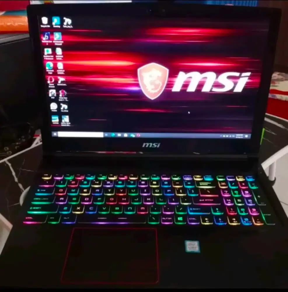 laptop gaming MSI GE63 8RF HDD1TB 256GB SSD i7-8750H GTX 1070 (8GB)