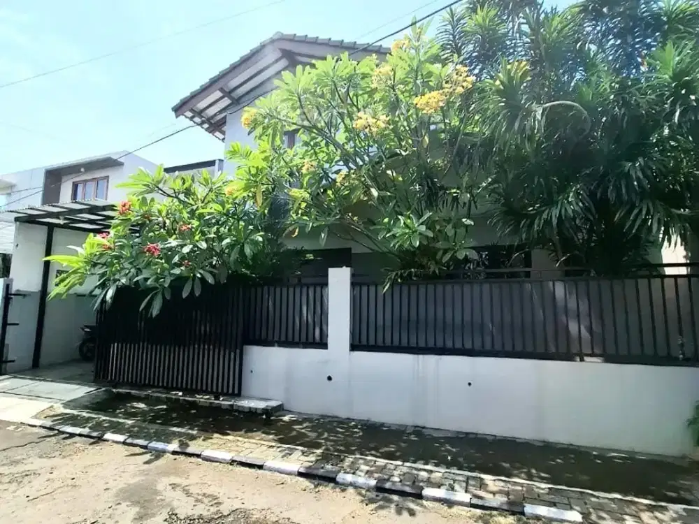 Rumah Bagus 2 Lantai Murah Komplek  Di Sektor 3 8320