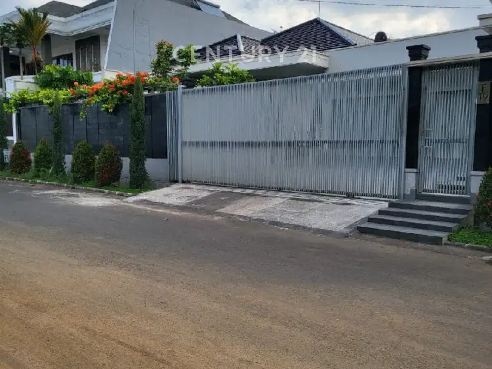 Dijual Rumah LUX Bernuansa Modern Setiabudi Regency