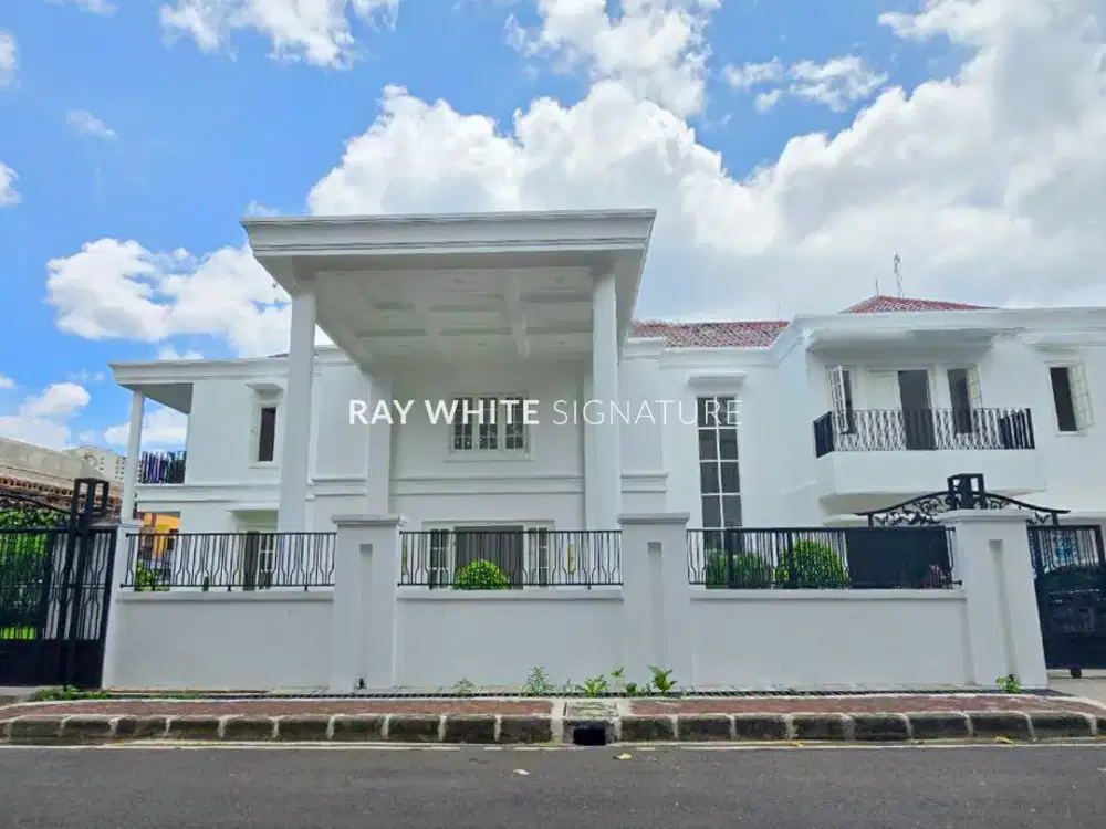 Rumah Brand New Luxurious di Jl Banyumas Menteng