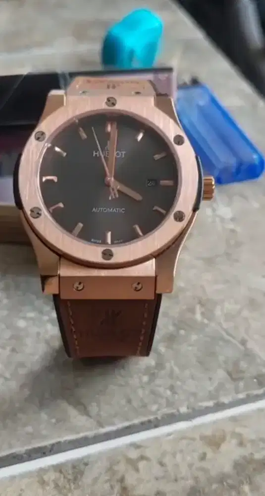 Jam hublot classic fusion king gold