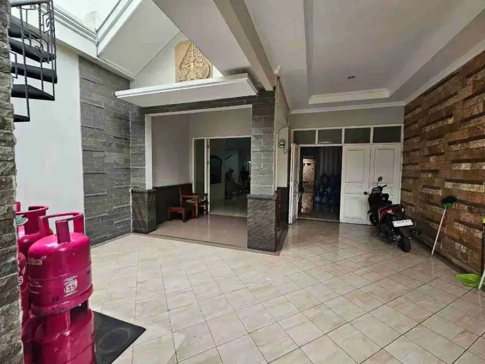 dijual rumah bagus bulevar hijau