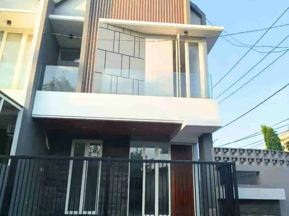 Dijual Exclusive Rumah Modern Baru Manyar Tirtoyoso