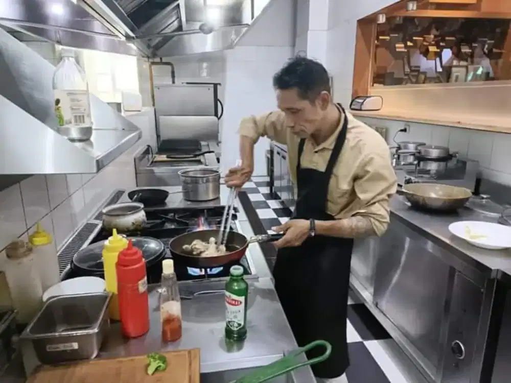 cari kerja sebagai JURU MASAK ( head chef )