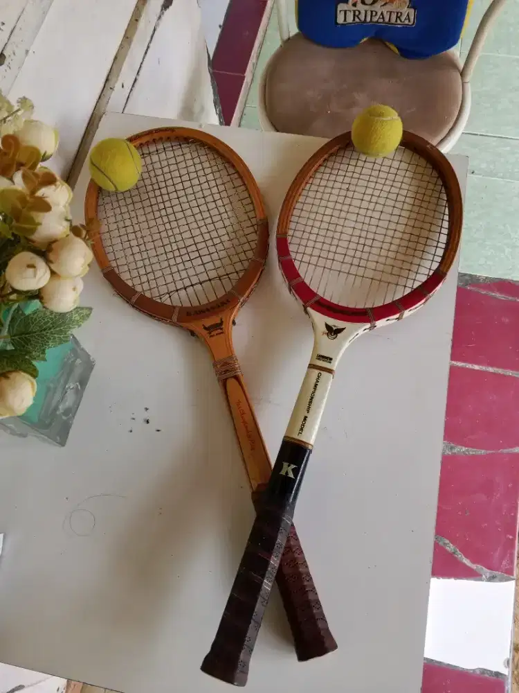 Raket tenis merk Kawasaki